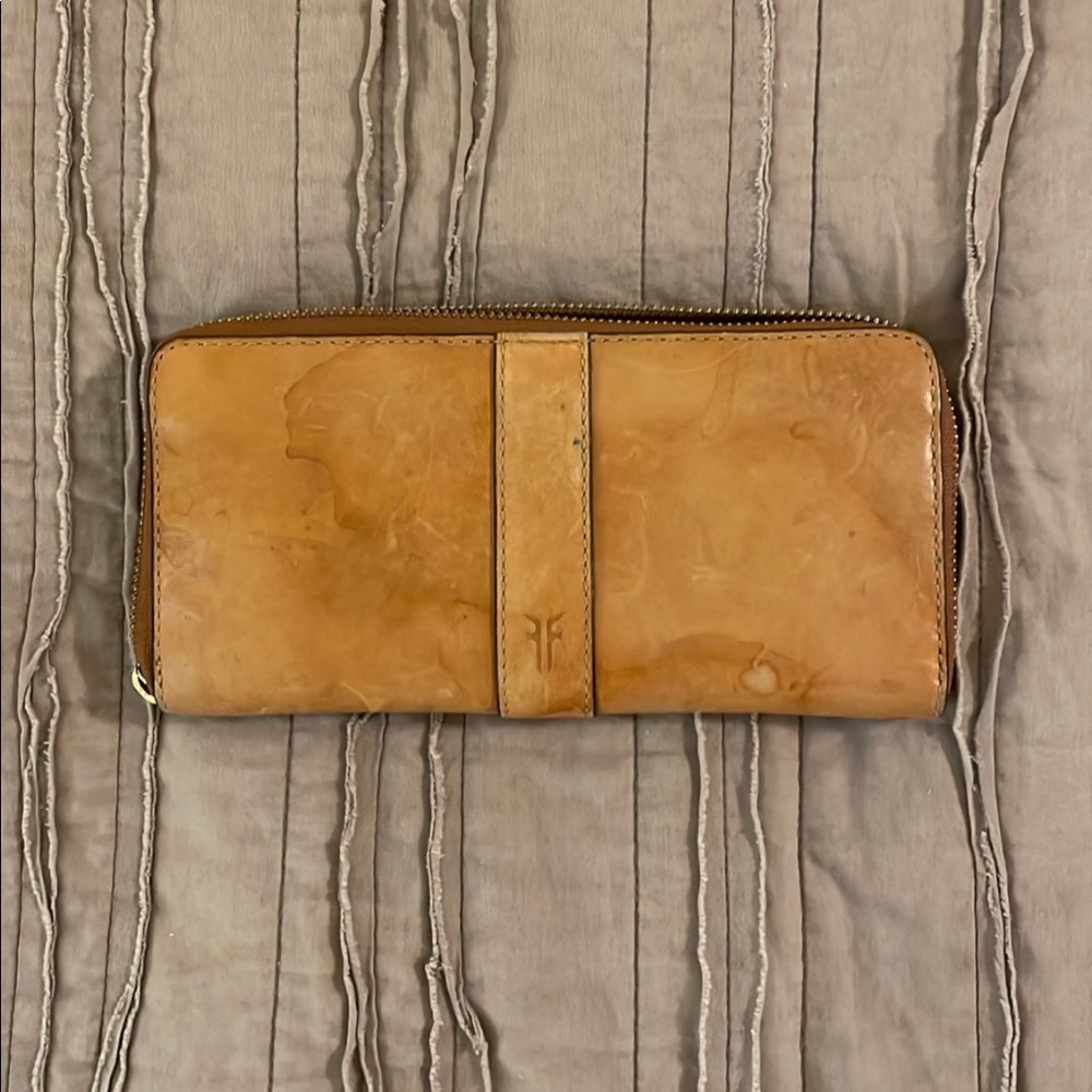 Frye wallet